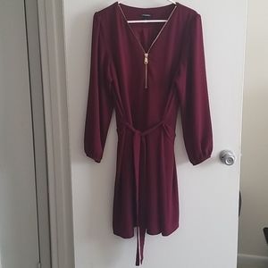 Maroon tie-waist dress